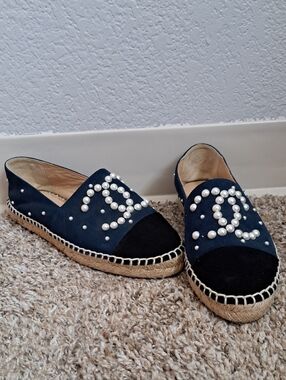Chanel Pearl Embelished CC Blue Leather Suede Espadrille Size 38